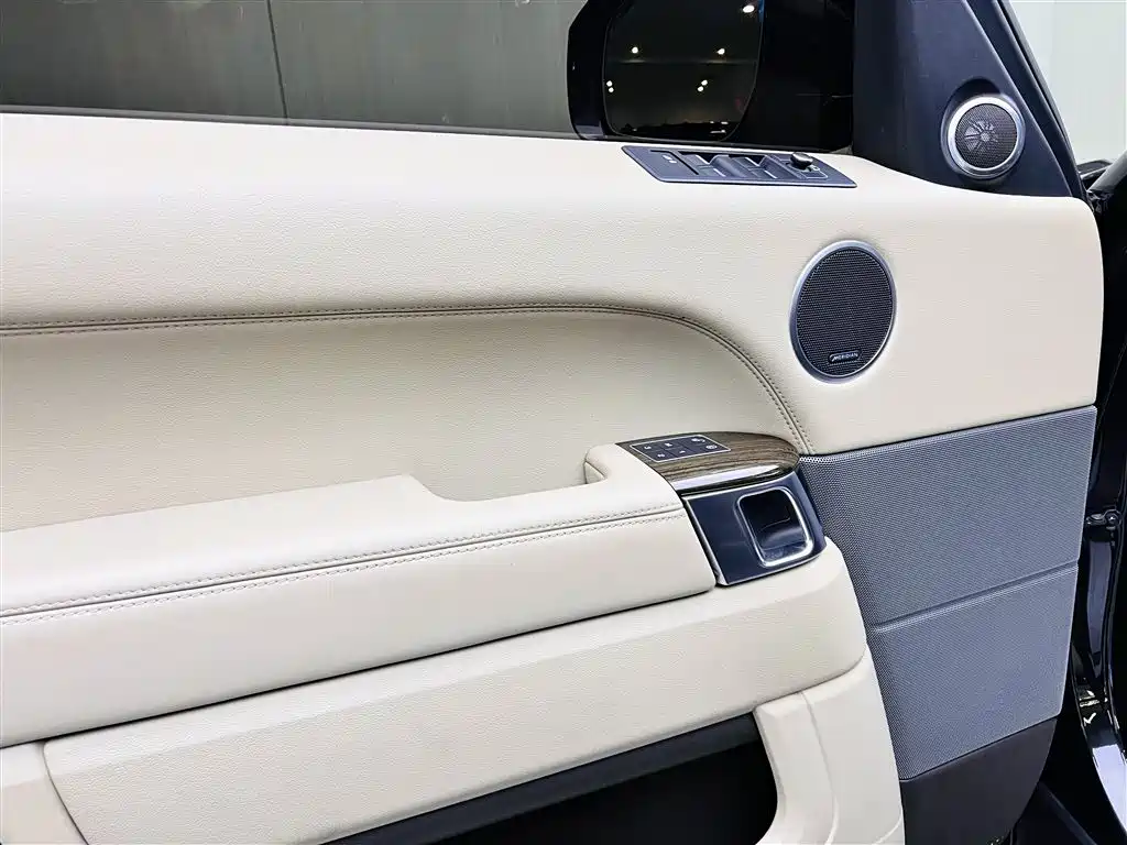 Land Rover Sport — фото 11