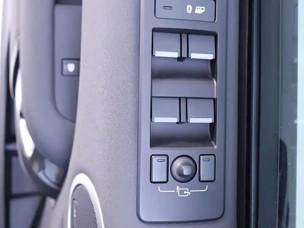 Land Rover Discovery — фото 17