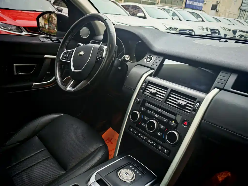 Land Rover Discovery Sport — фото 17