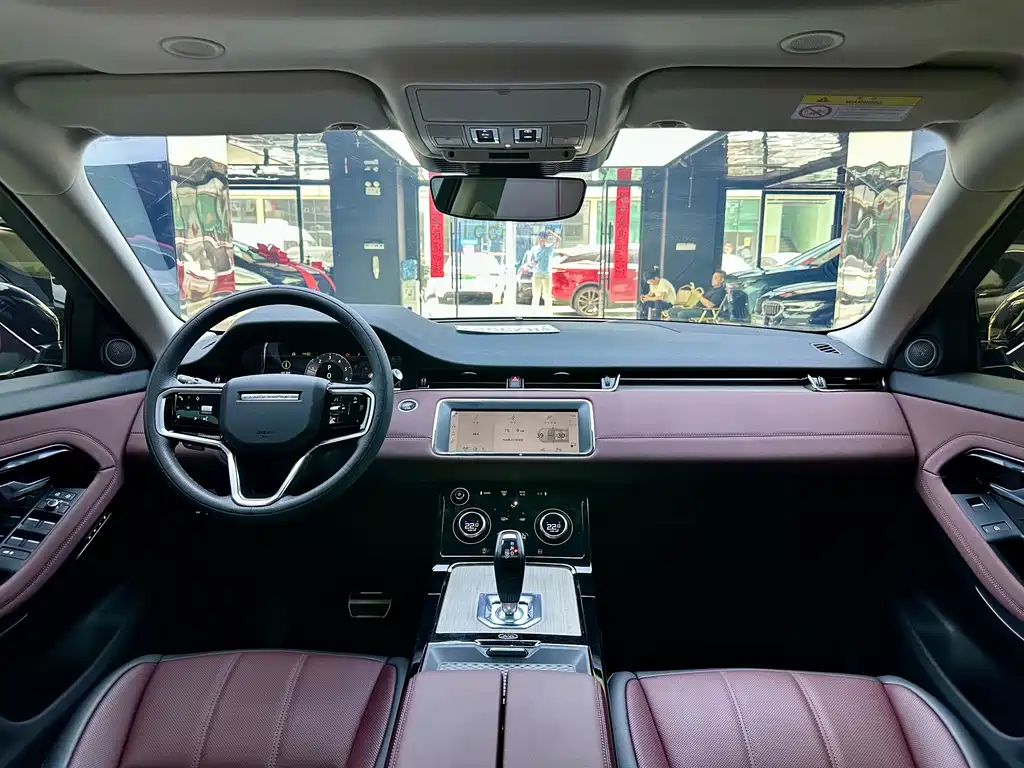 Land Rover Evoque PHEV — фото 13