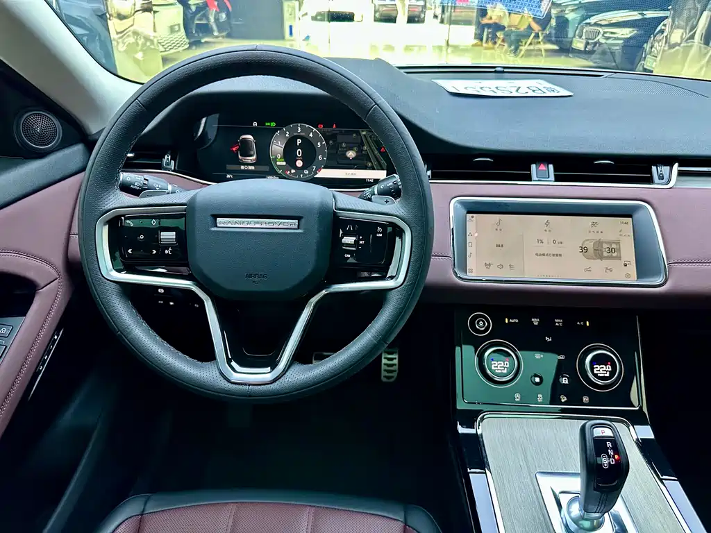 Land Rover Evoque PHEV — фото 14
