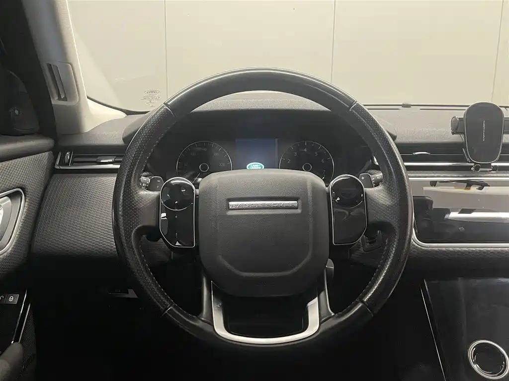 Land Rover Velar — фото 13