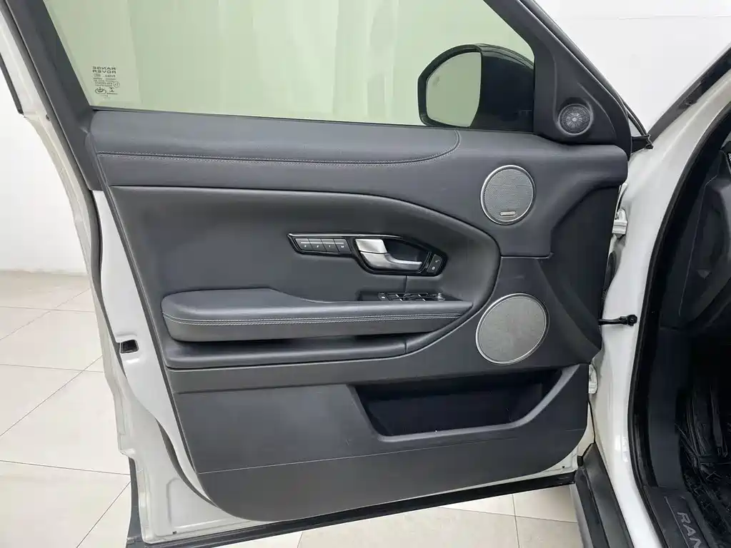 Land Rover Evoque — фото 4