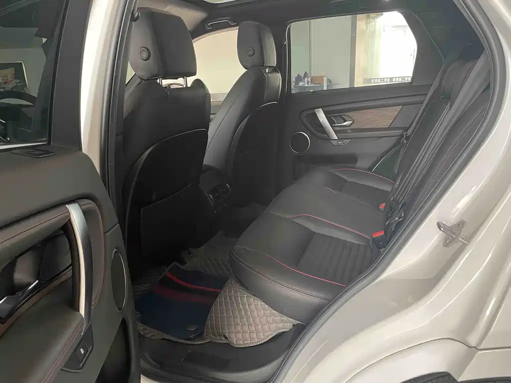 Land Rover Discovery Sport — фото 11