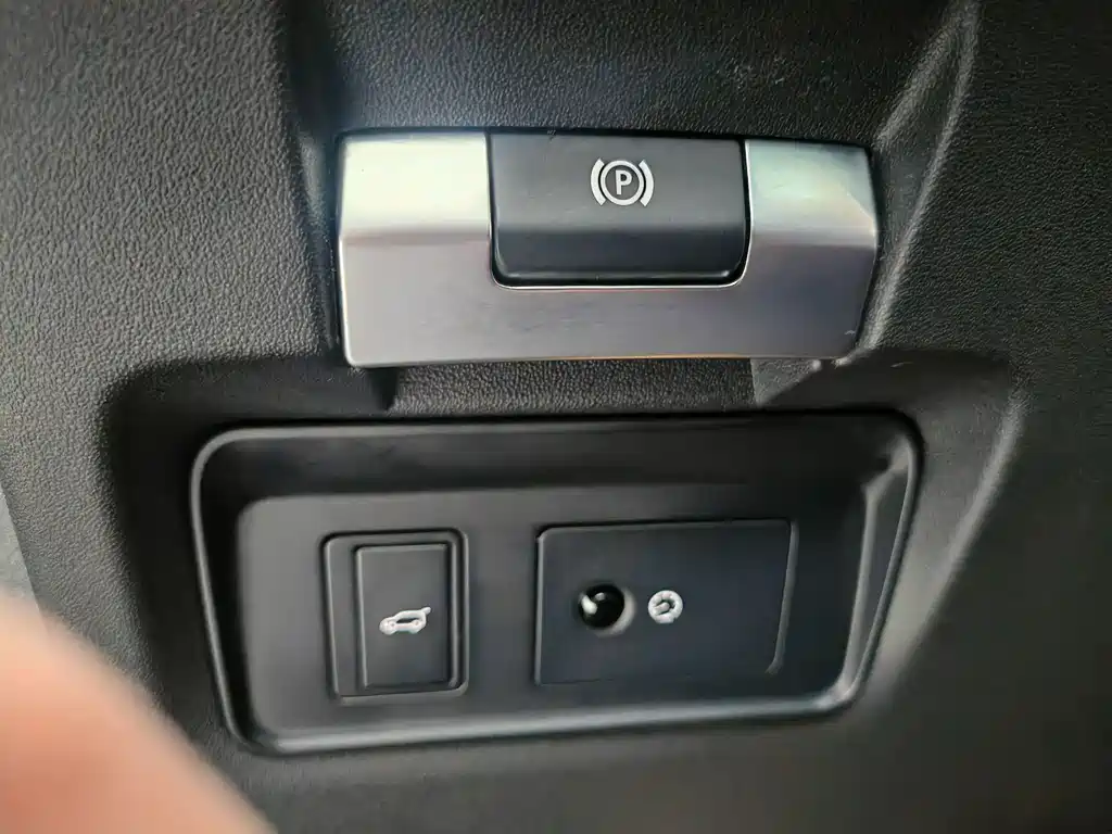 Land Rover Discovery Sport — фото 16