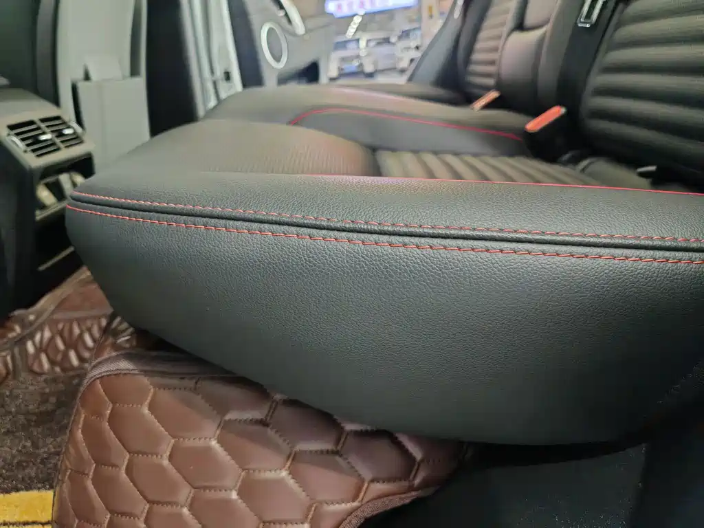 Land Rover Discovery Sport — фото 18
