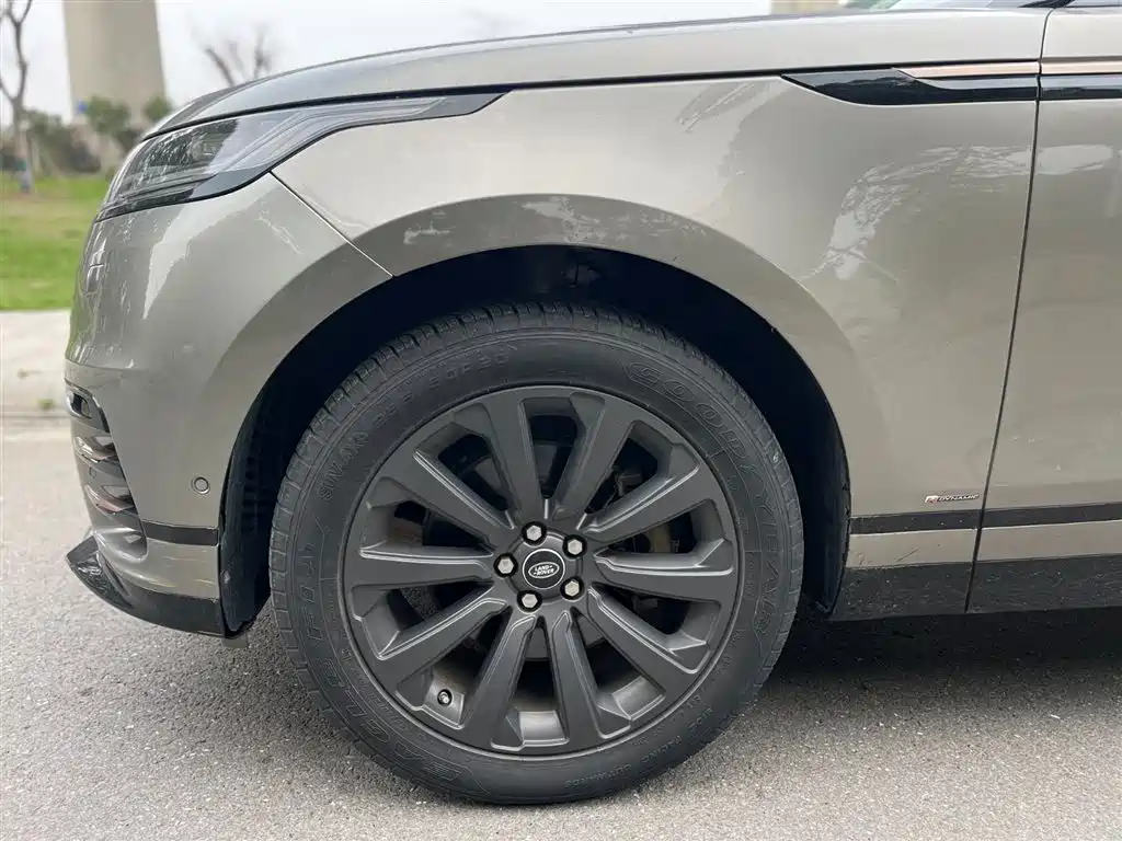 Land Rover Velar — фото 11