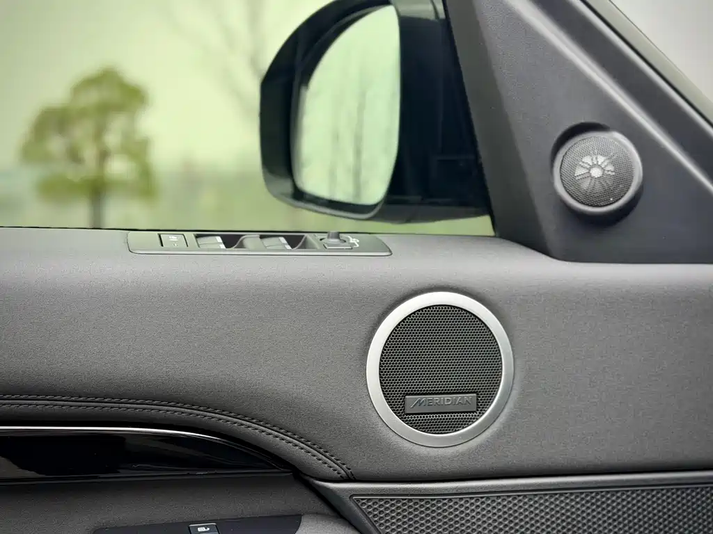 Land Rover Discovery — фото 10