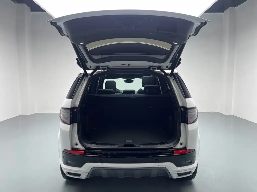 Land Rover Discovery Sport — фото 15