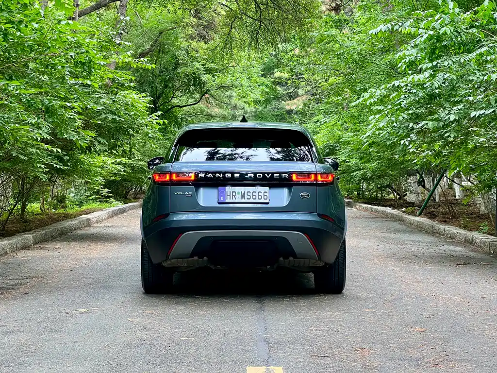Land Rover Velar — фото 11