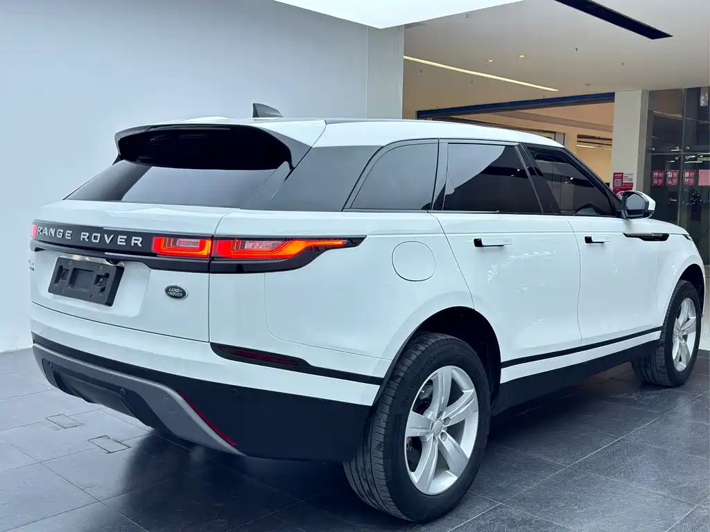 Land Rover Velar — фото 15