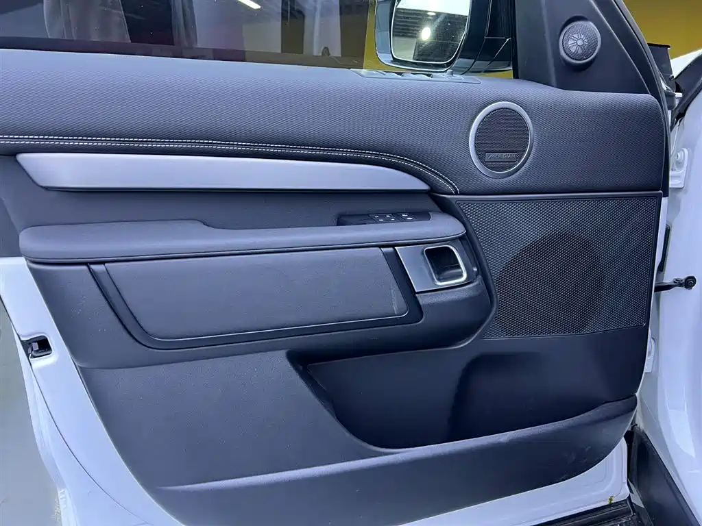 Land Rover Discovery — фото 15