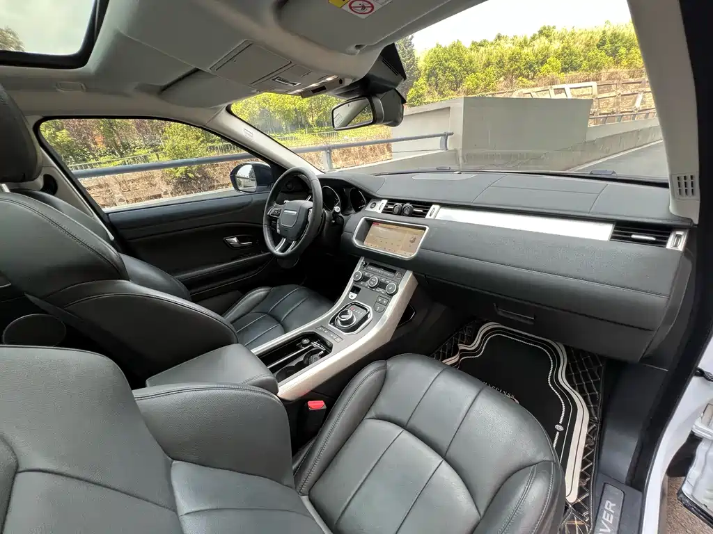 Land Rover Evoque — фото 23
