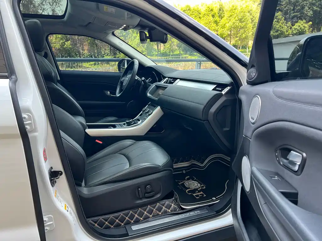 Land Rover Evoque — фото 27