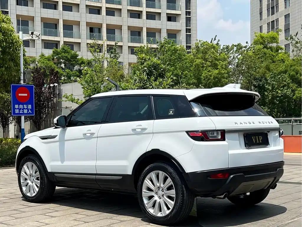 Land Rover Evoque — фото 4