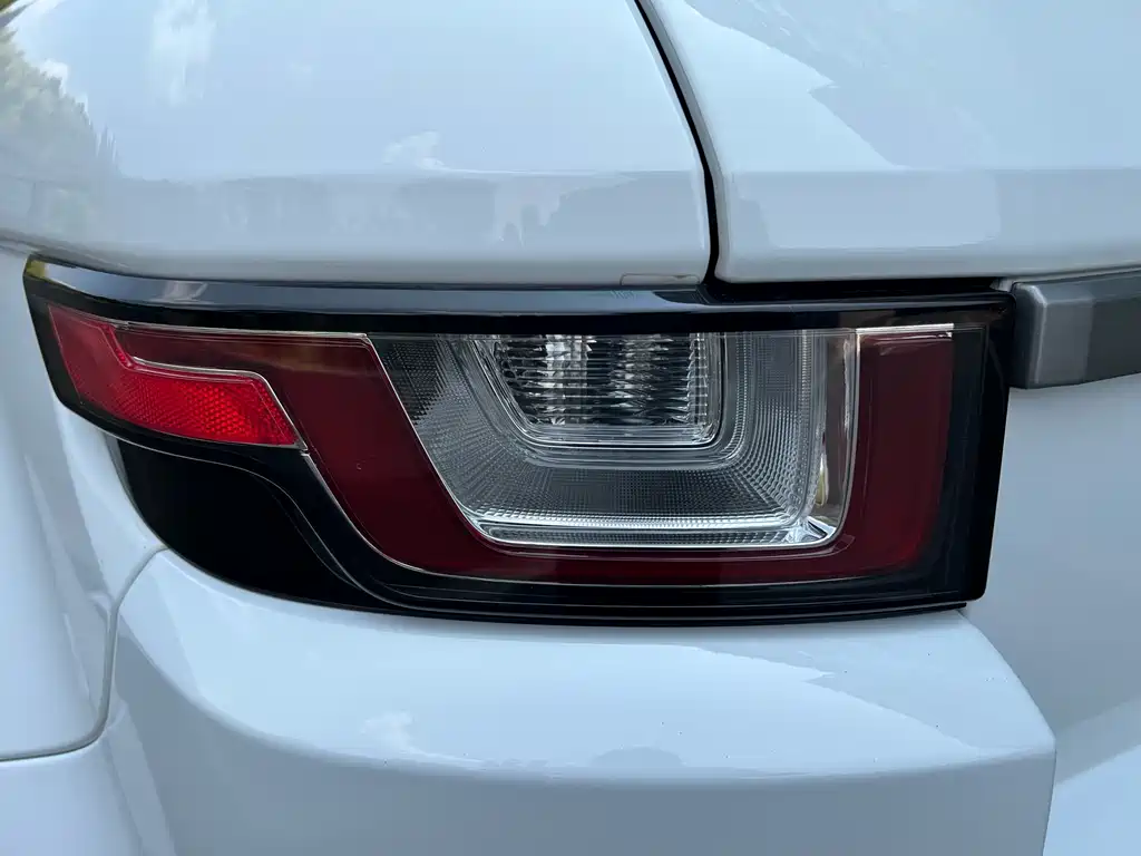Land Rover Evoque — фото 31