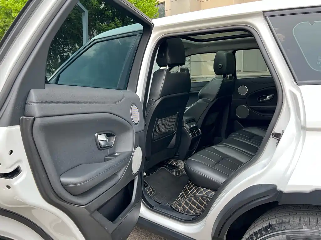Land Rover Evoque — фото 35