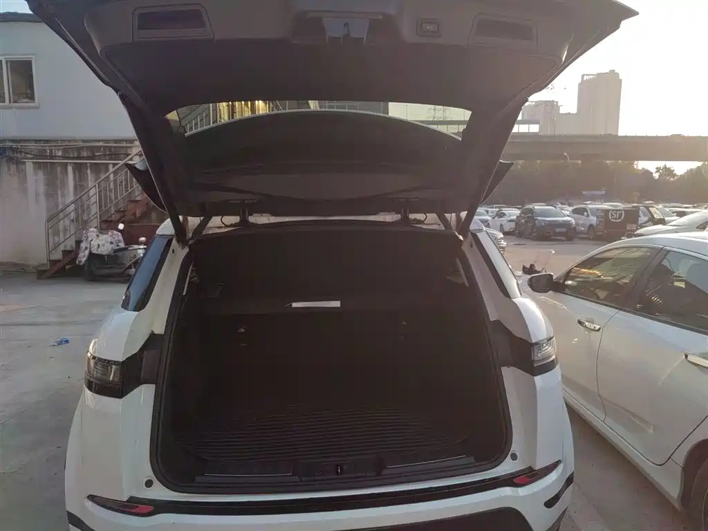 Land Rover Evoque — фото 16