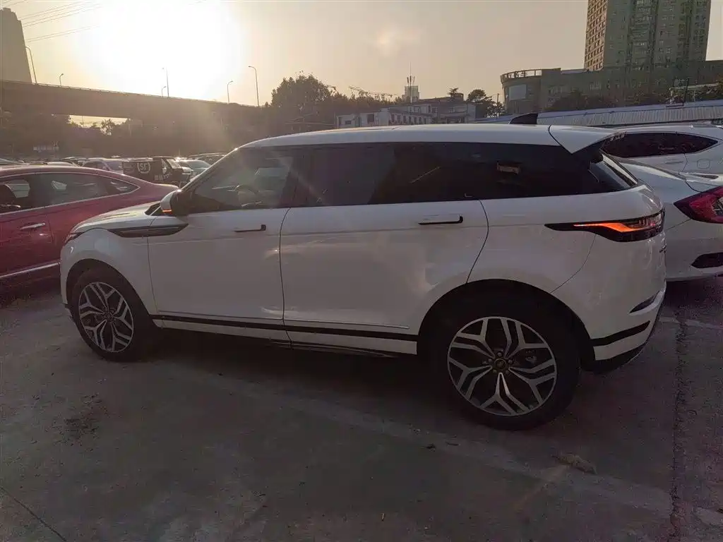 Land Rover Evoque — фото 4