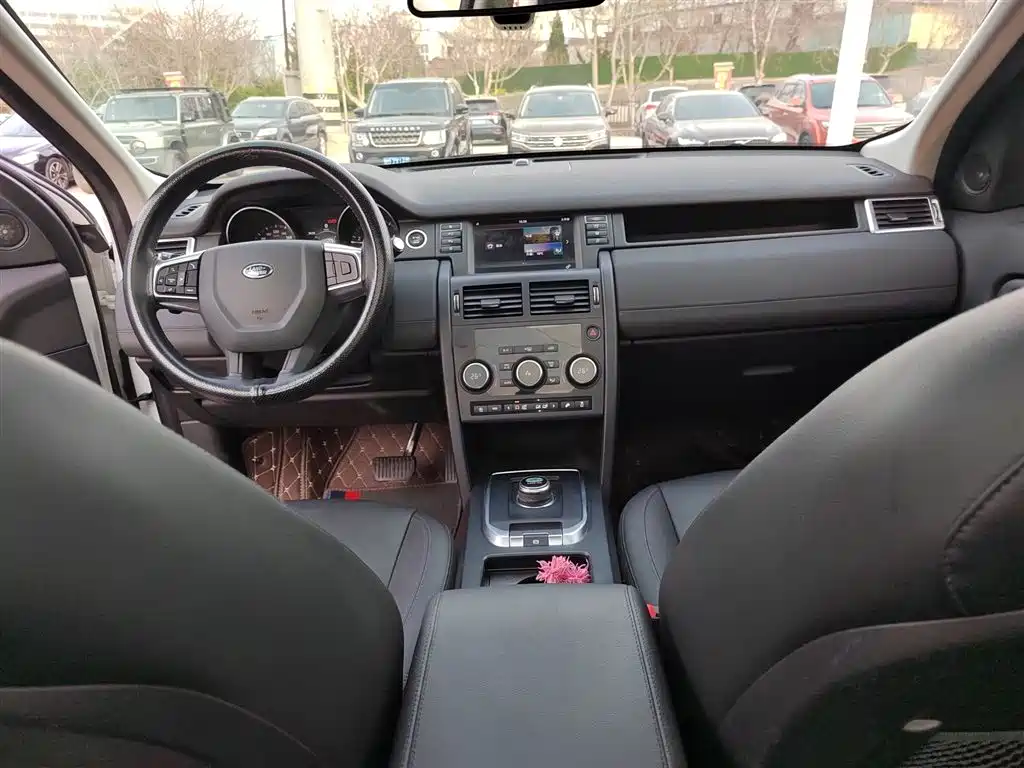 Land Rover Discovery Sport — фото 10