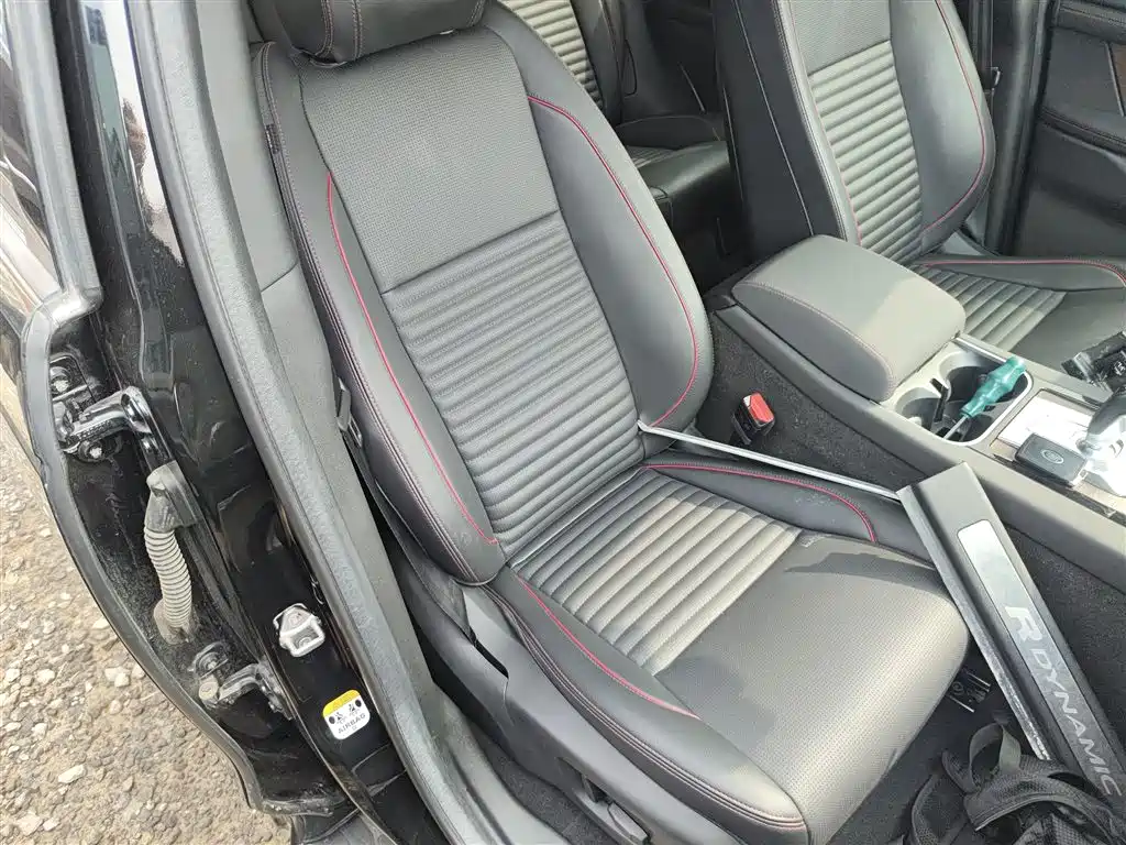 Land Rover Discovery Sport Hybrid — фото 20