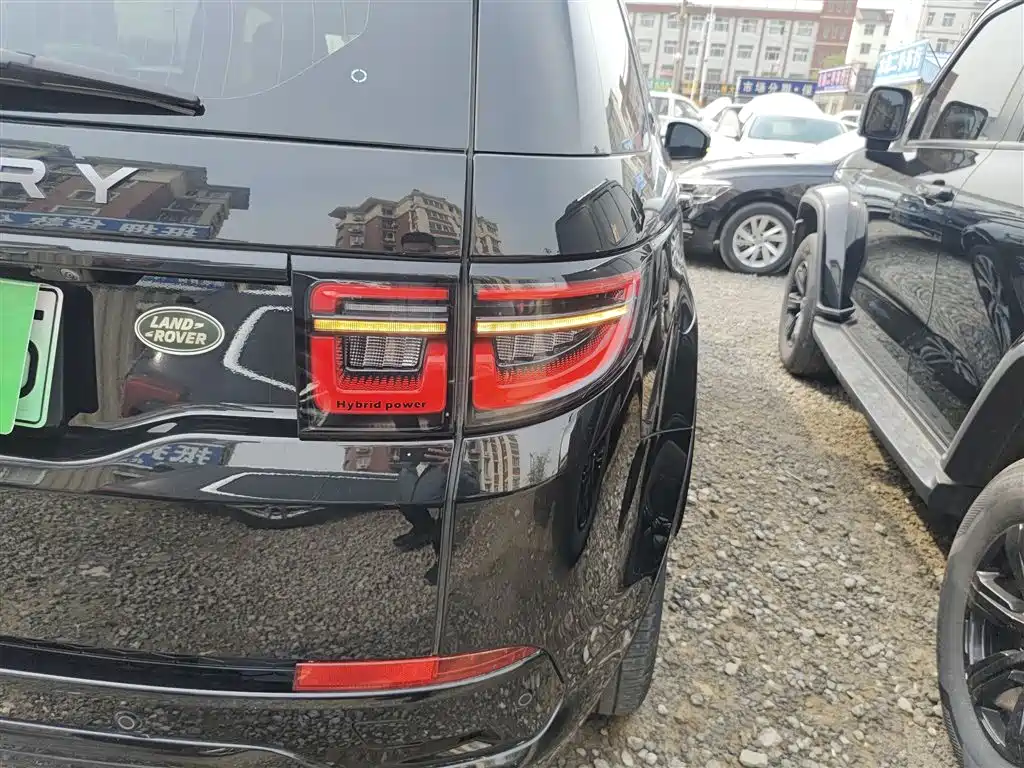 Land Rover Discovery Sport Hybrid — фото 24