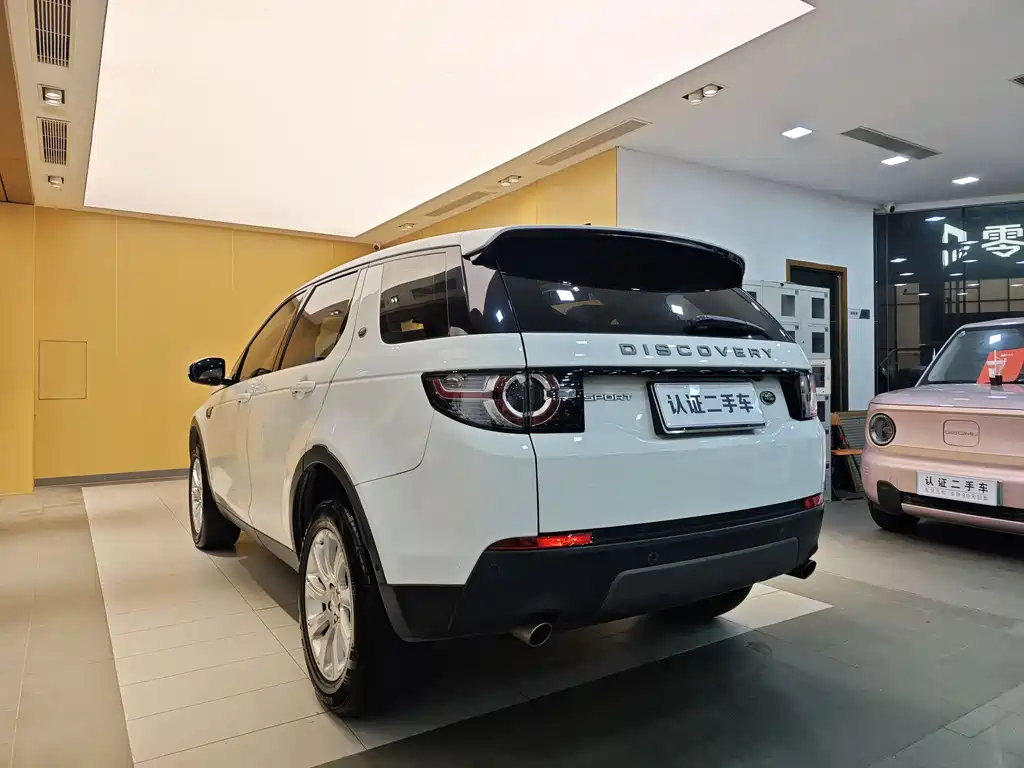 Land Rover Discovery Sport — фото 25