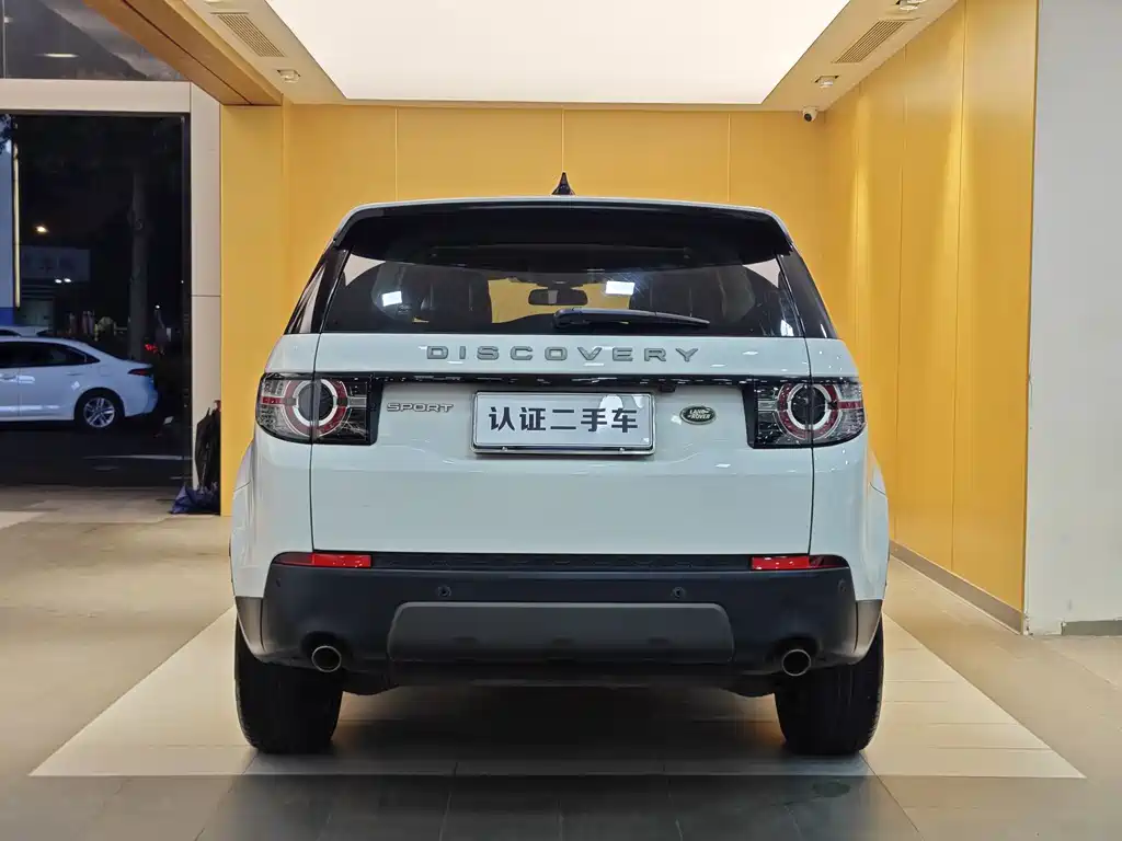 Land Rover Discovery Sport — фото 28