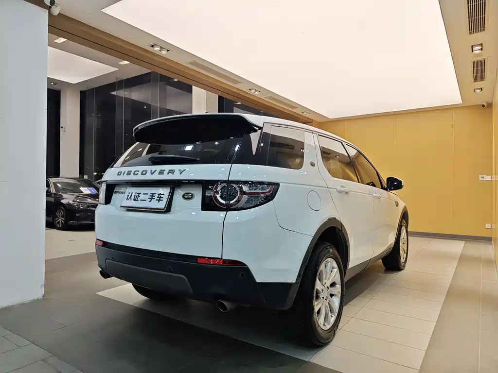 Land Rover Discovery Sport — фото 29