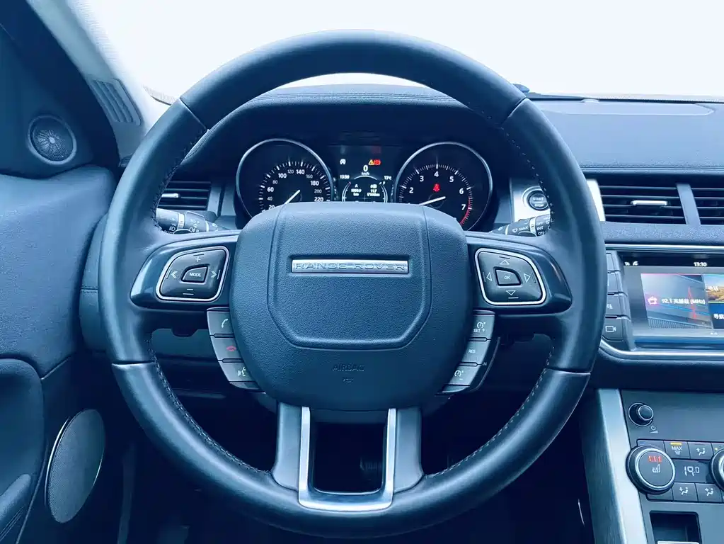 Land Rover Evoque — фото 14