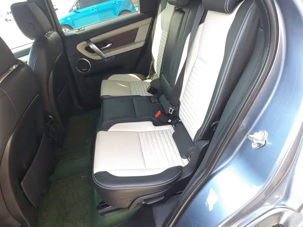 Land Rover Discovery Sport — фото 13