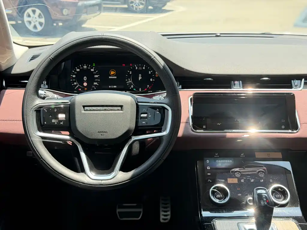 Land Rover Evoque — фото 15