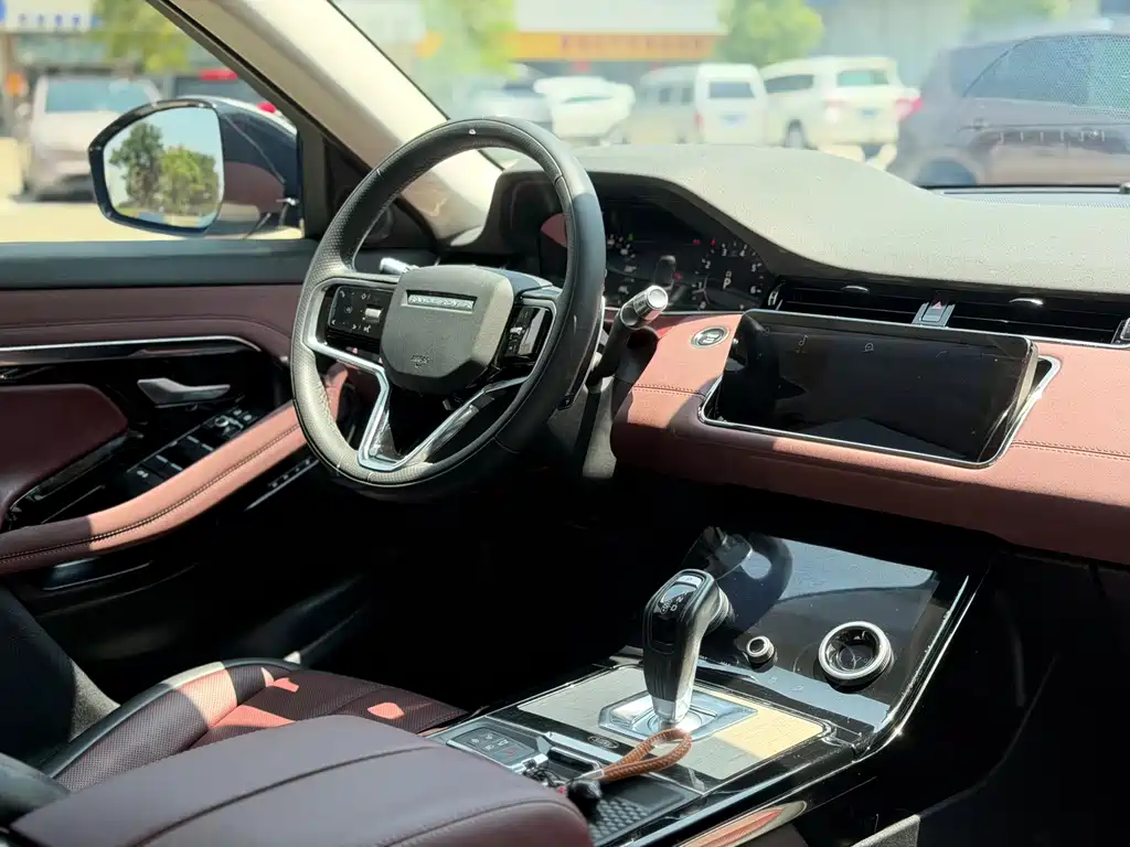Land Rover Evoque — фото 17