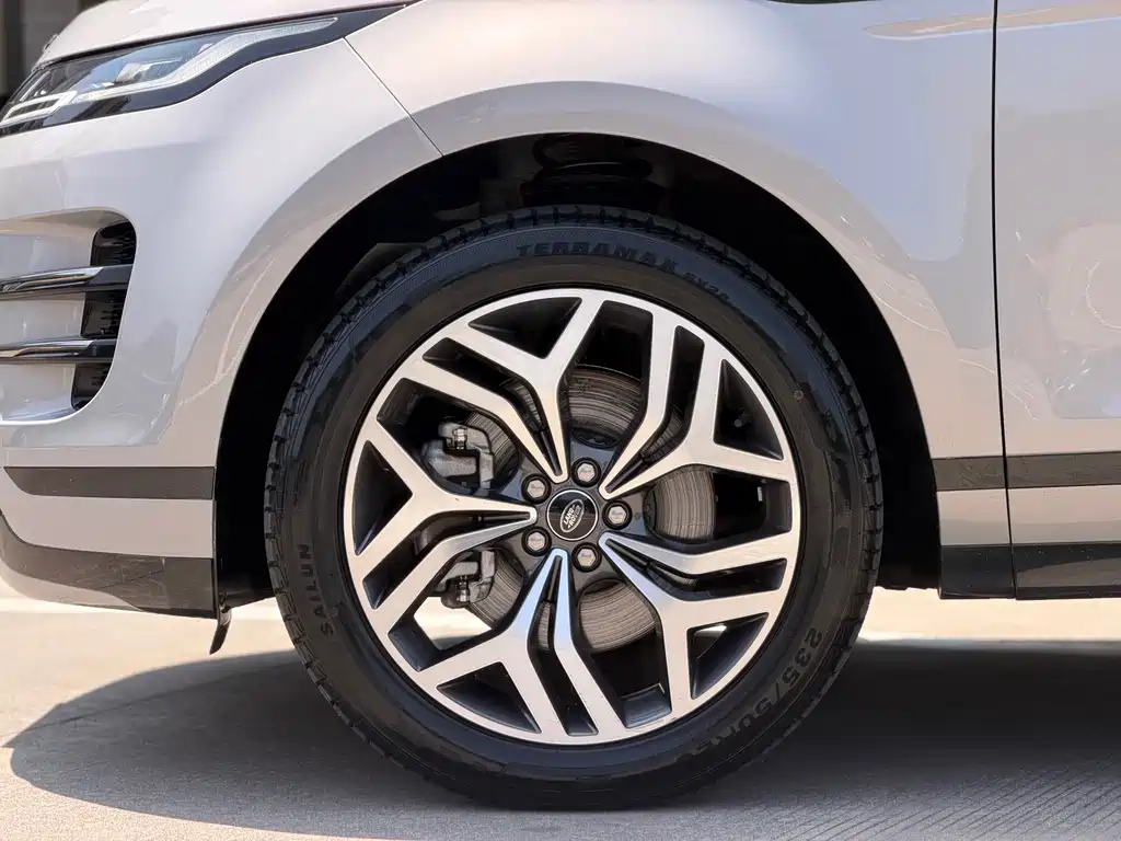 Land Rover Evoque — фото 28