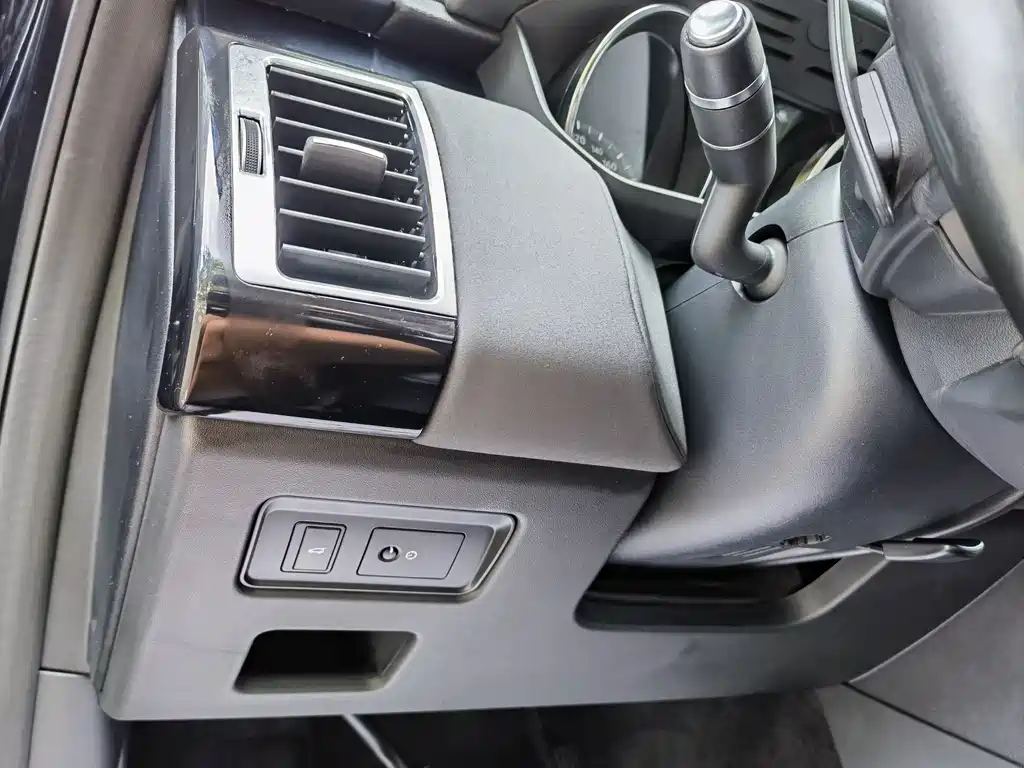 Land Rover Discovery — фото 13