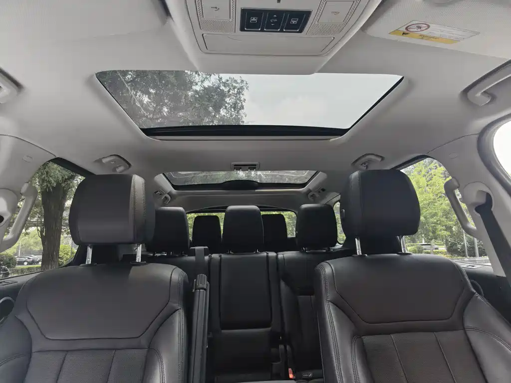 Land Rover Discovery — фото 14