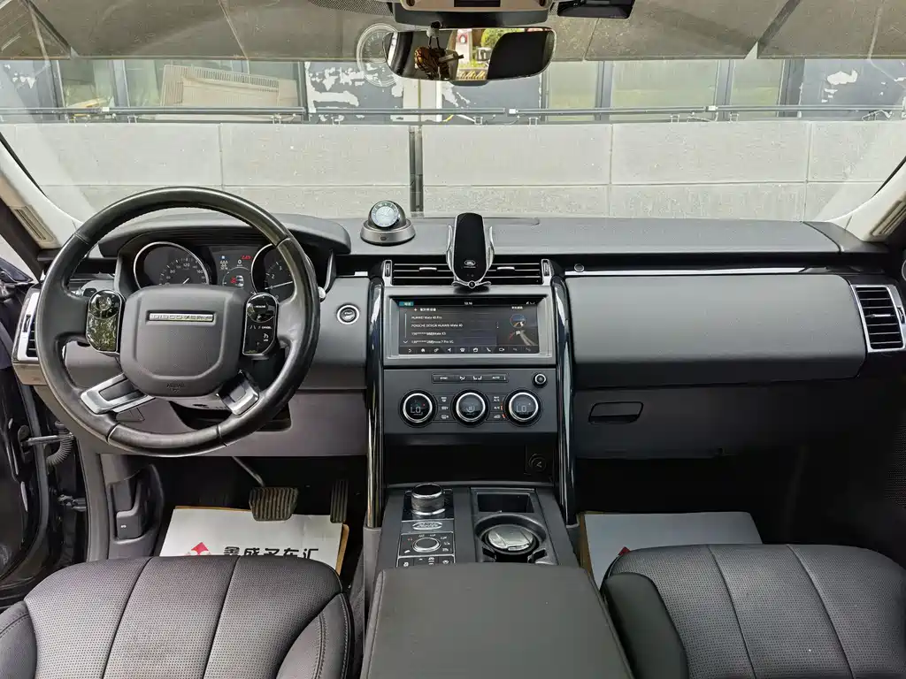 Land Rover Discovery — фото 15