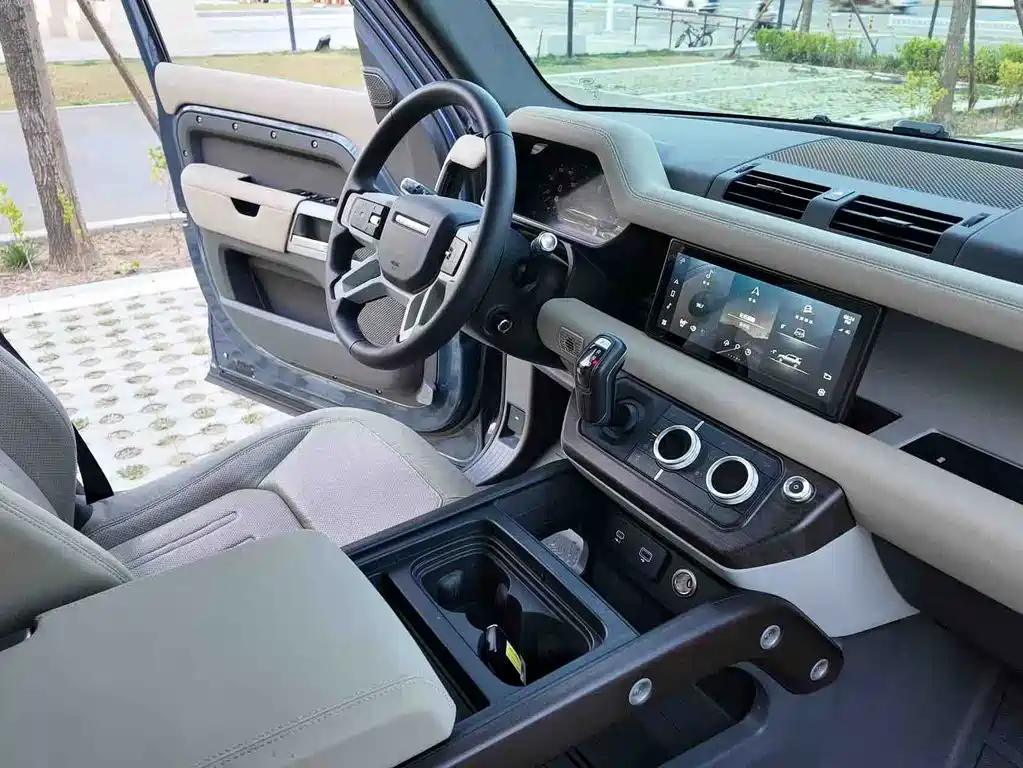 Land Rover Defender — фото 6