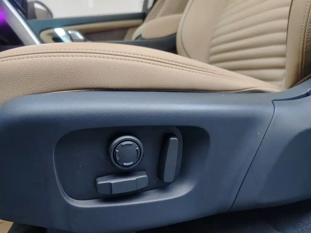 Land Rover Discovery Sport — фото 13
