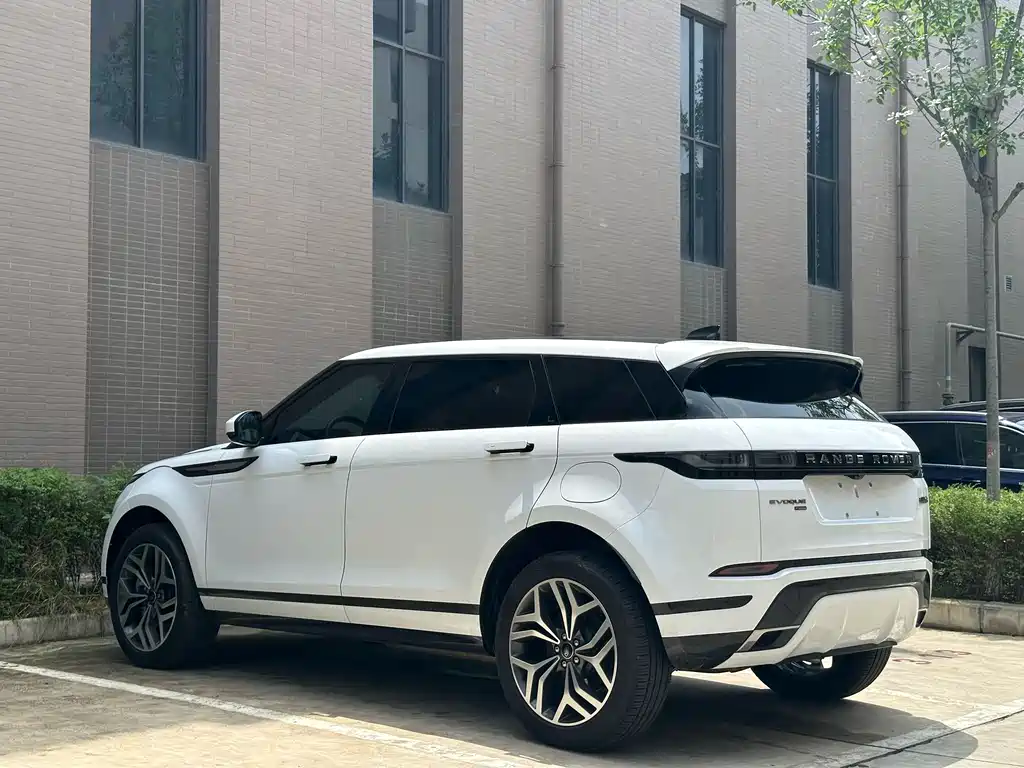 Land Rover Evoque PHEV — фото 12