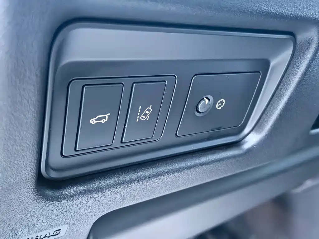 Land Rover Discovery Sport — фото 21