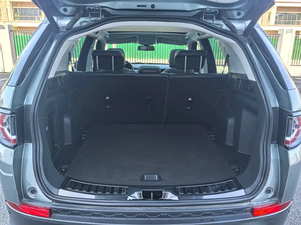 Land Rover Discovery Sport — фото 26