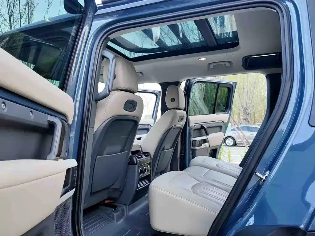 Land Rover Defender — фото 14