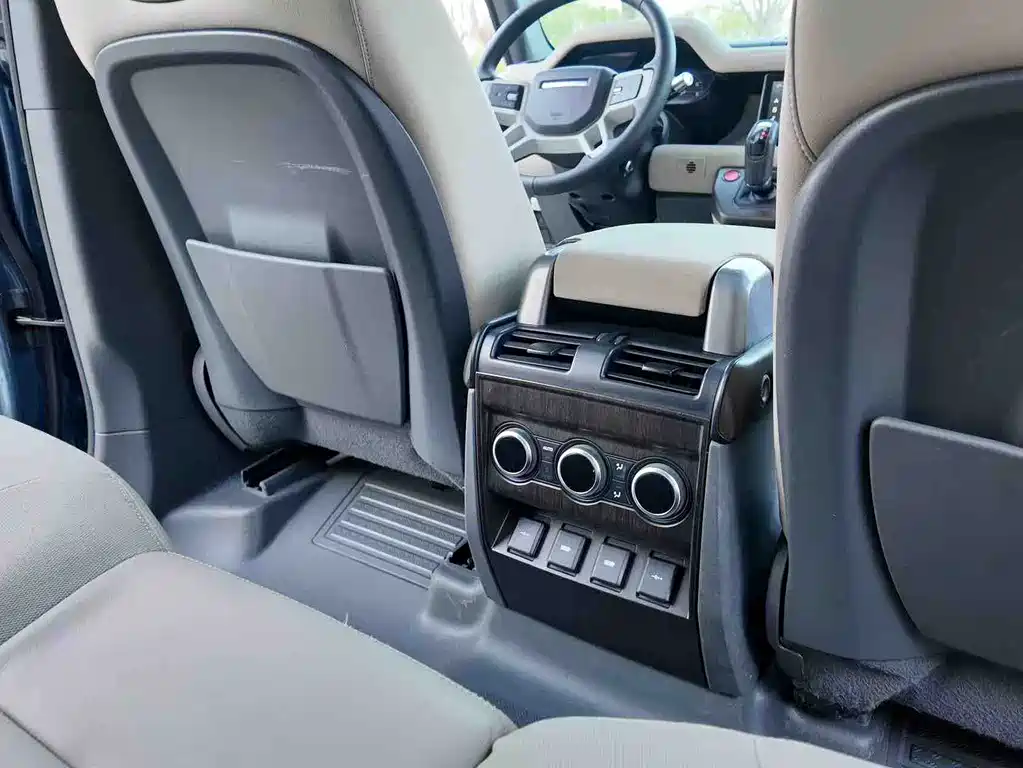 Land Rover Defender — фото 10