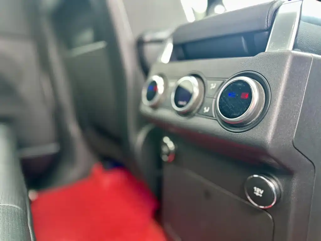 Land Rover Discovery — фото 14