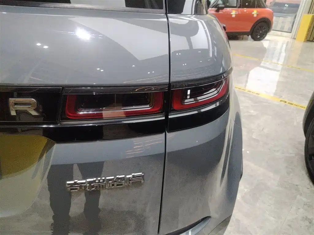 Land Rover Evoque — фото 24