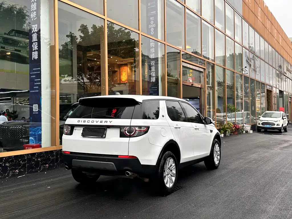 Land Rover Discovery Sport — фото 16