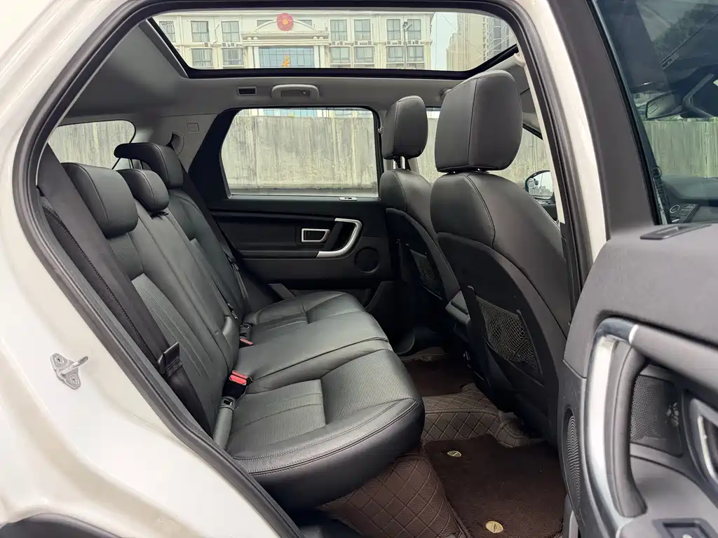 Land Rover Discovery Sport — фото 15