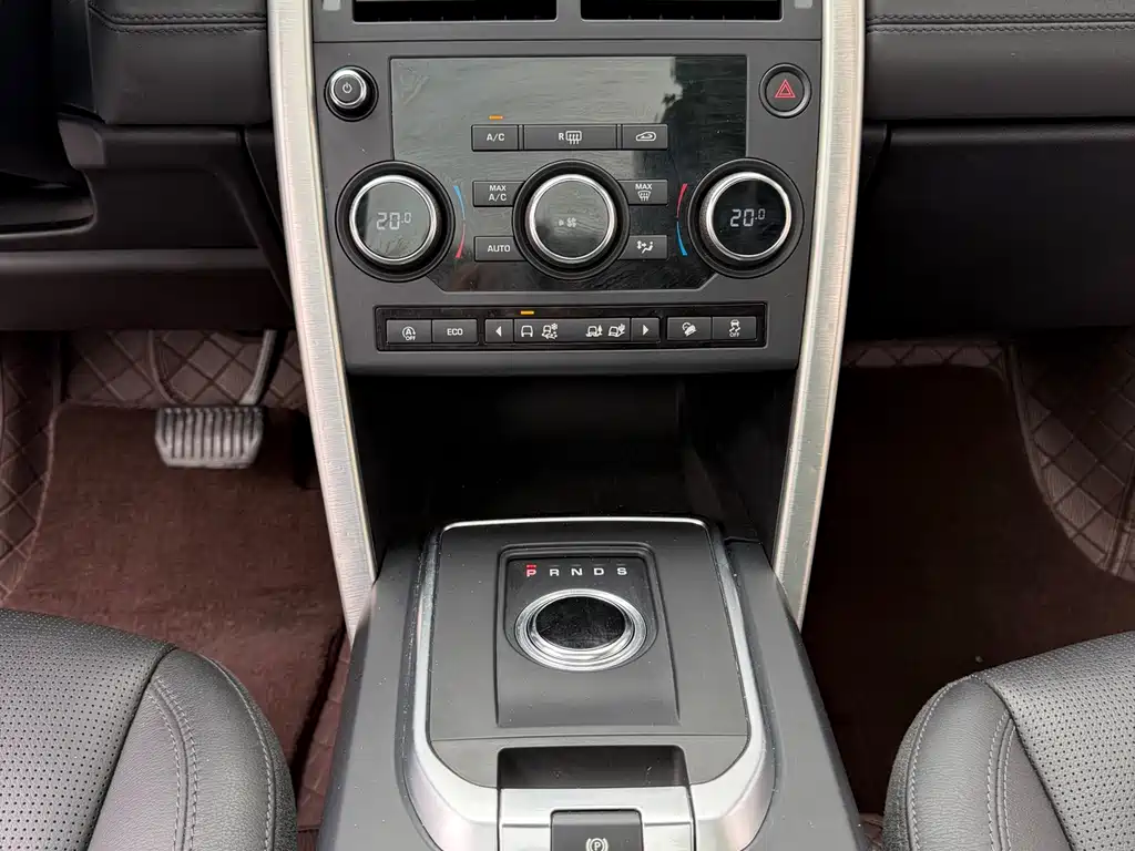 Land Rover Discovery Sport — фото 17