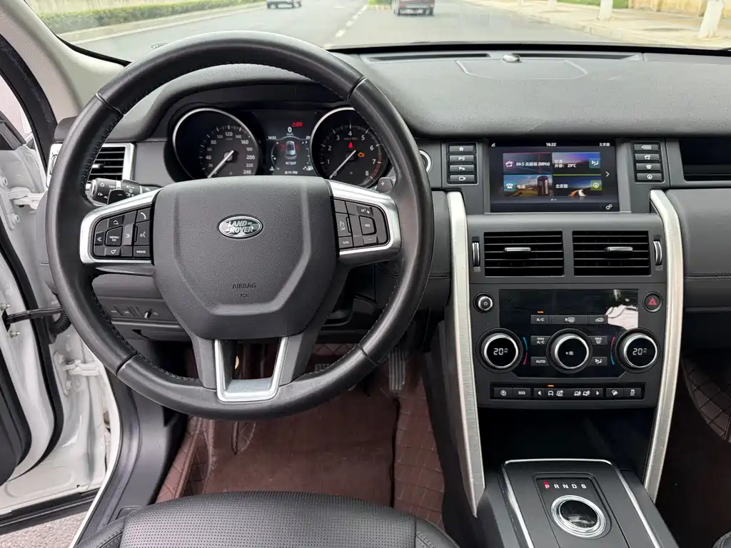 Land Rover Discovery Sport — фото 18